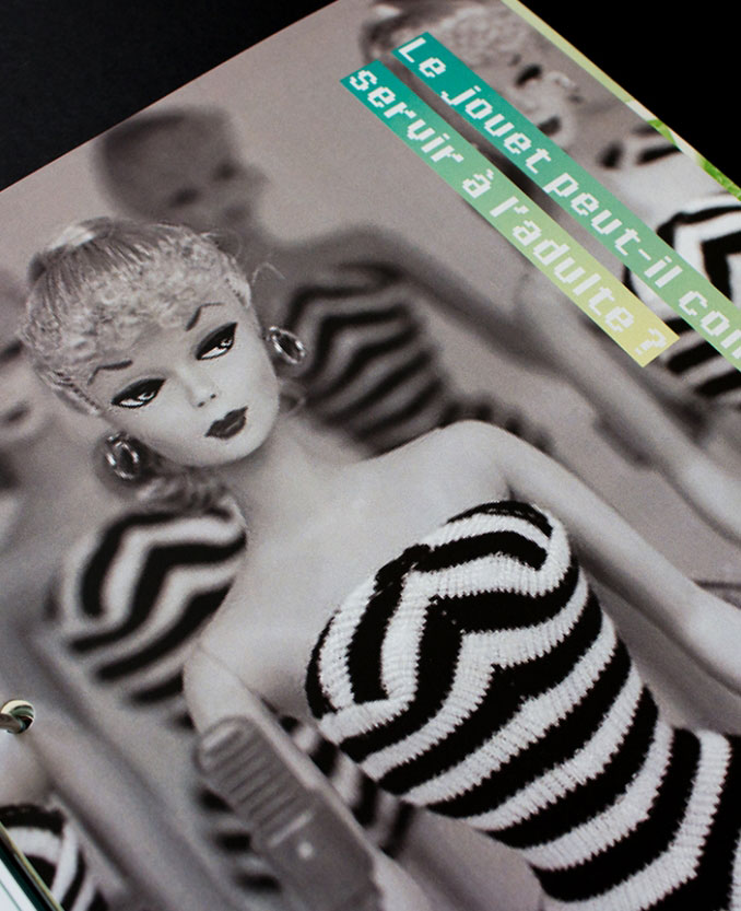 photo de barbie dans le livre RE- créé par Léa Rousse